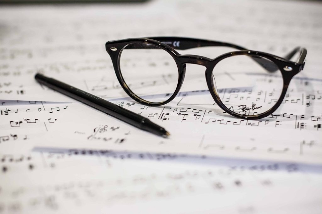 Music notes and eyeglasses